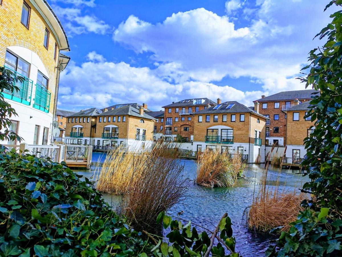 Stunning Massive Bedroom +Direct Thames River View Londra Exterior foto