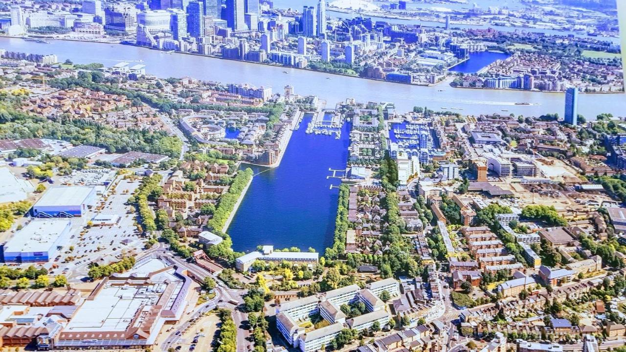 Stunning Massive Bedroom +Direct Thames River View Londra Exterior foto