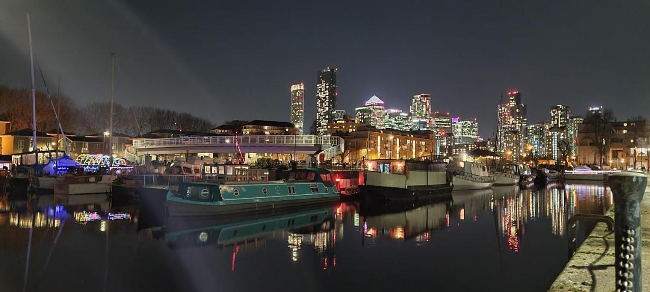 Stunning Massive Bedroom +Direct Thames River View Londra Exterior foto